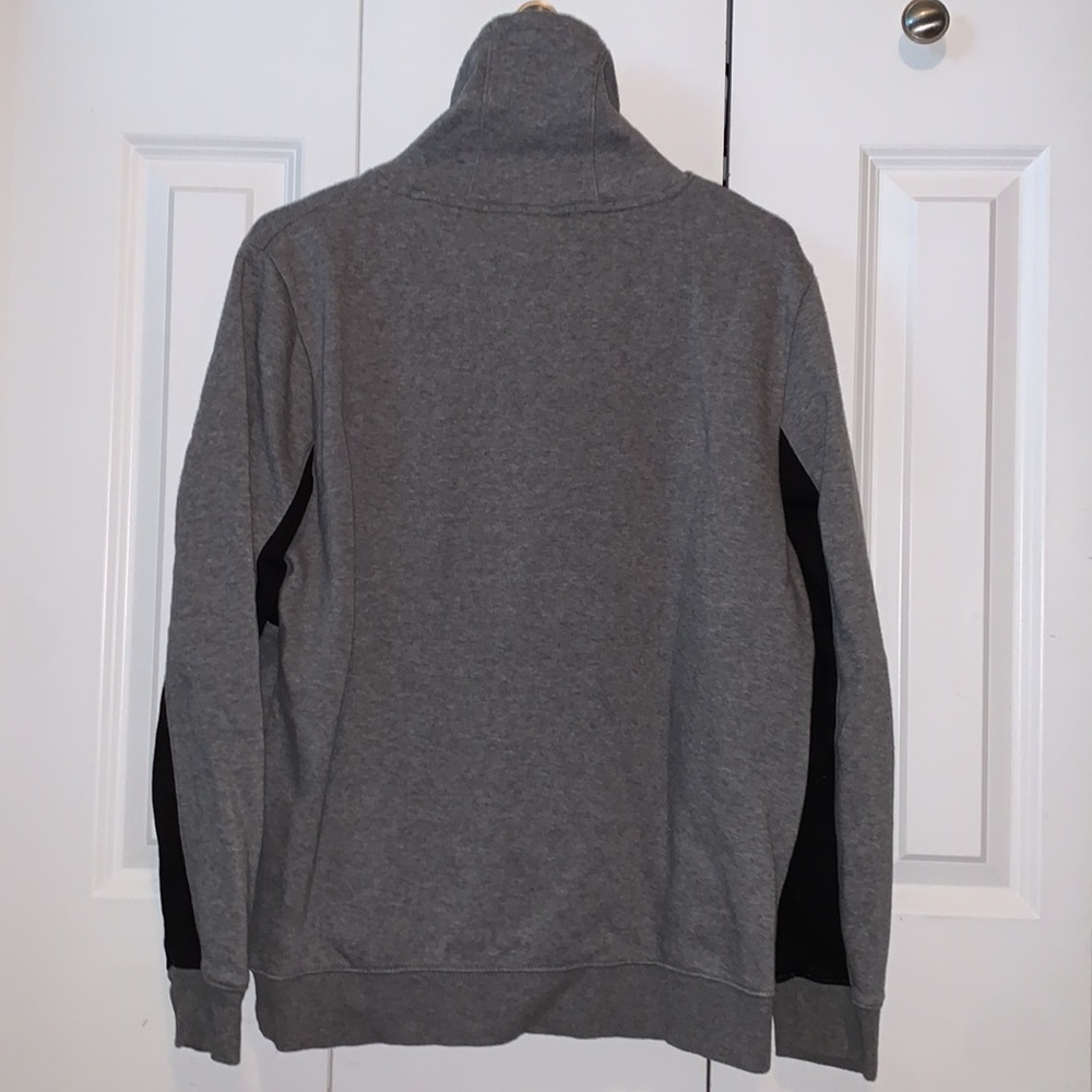 Sweatshirt - Picture 2 of 3